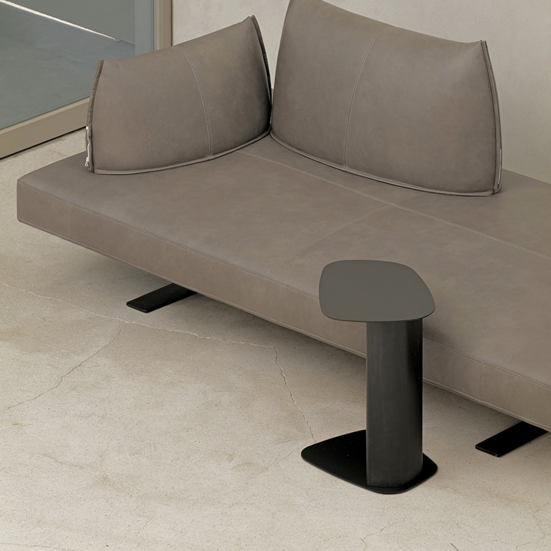 【展示現品】BOULDER SIDE TABLE