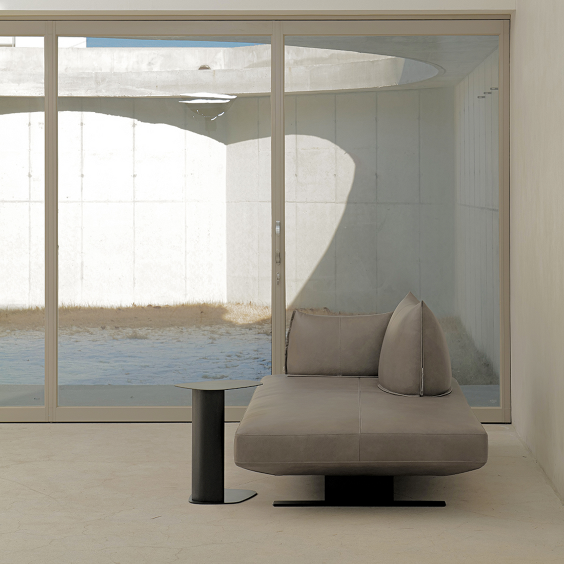 【展示現品】BOULDER SIDE TABLE