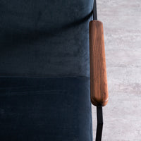 LOUNGE CHAIR