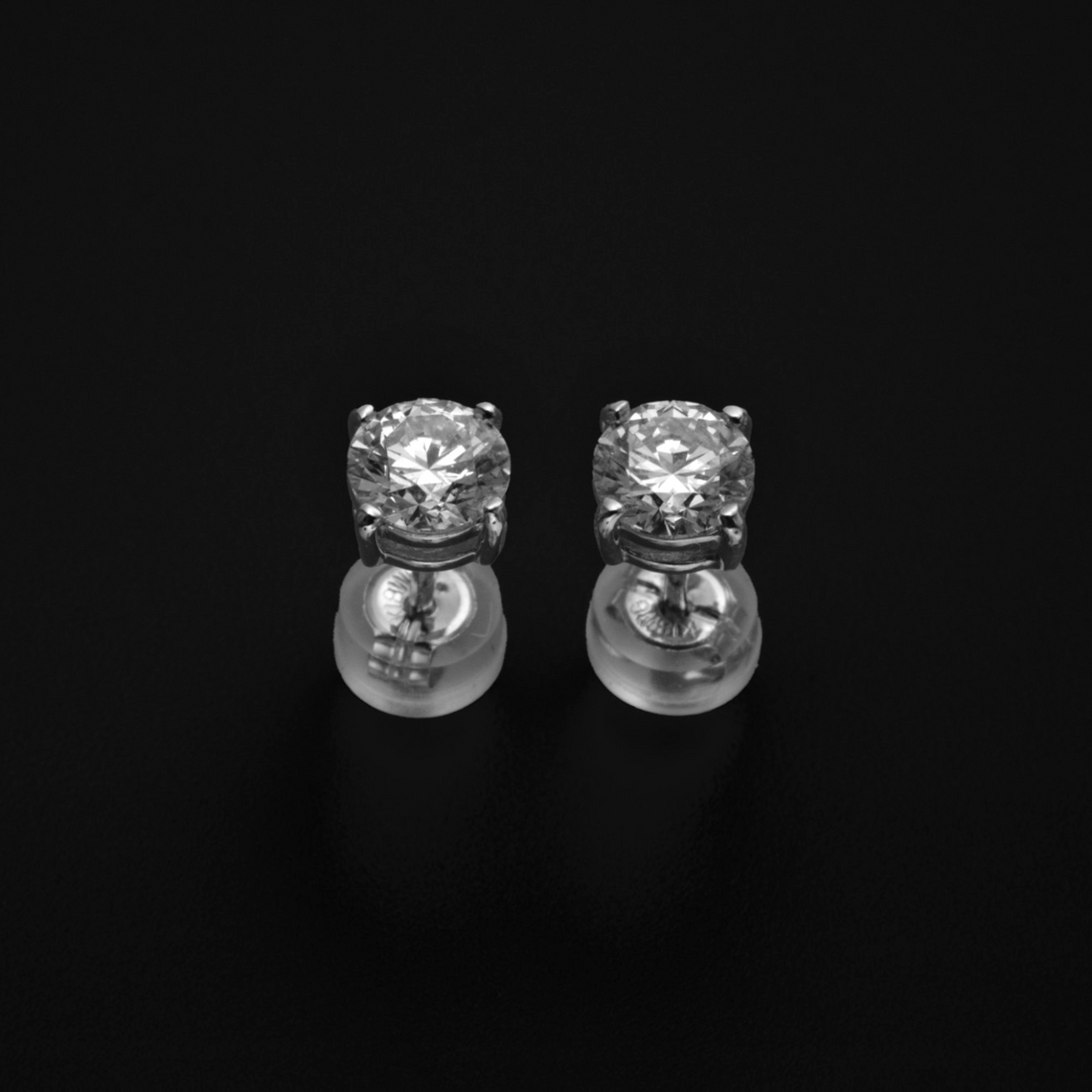 エメラルドカット ラボグロウンダイヤモンドピアス