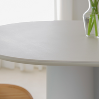 SILHOUETTE OVAL TABLE