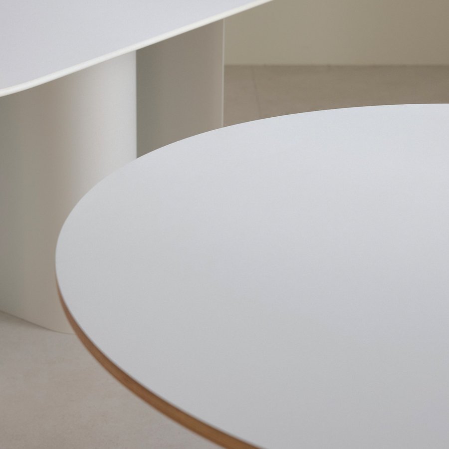 SILHOUETTE ROUND TABLE