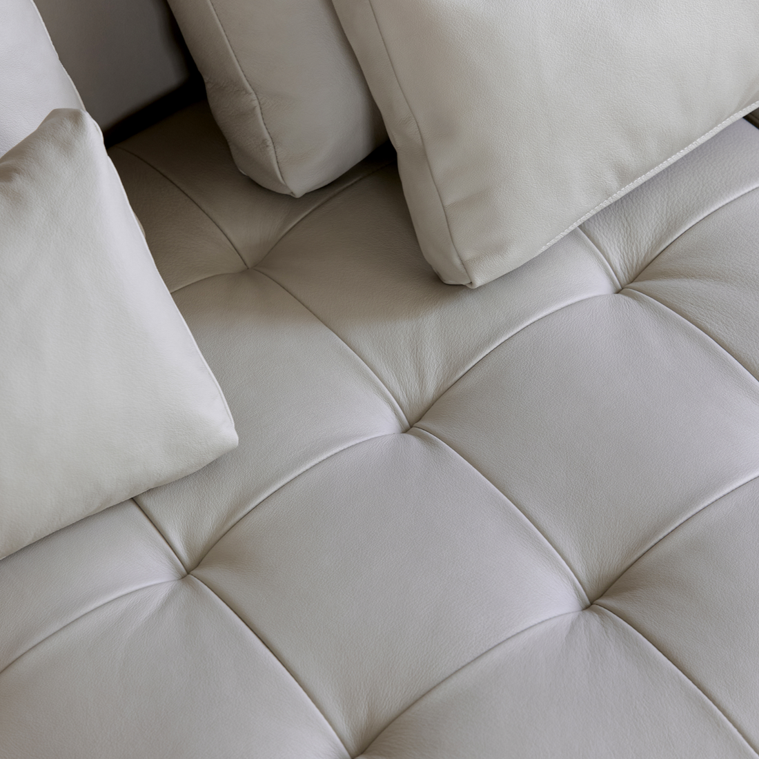 Largo Sofa | Leather